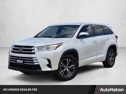 Used 2017 Toyota Highlander LE