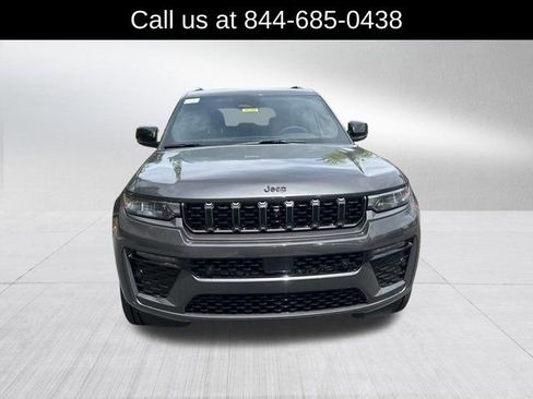 New 2026 Jeep Grand Cherokee Limited AWD/4WD image 2