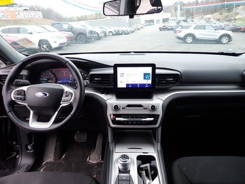 Used 2023 Ford Explorer XLT image 12