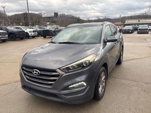 Used 2016 Hyundai Tucson SE w/ Option Group 02 image 1