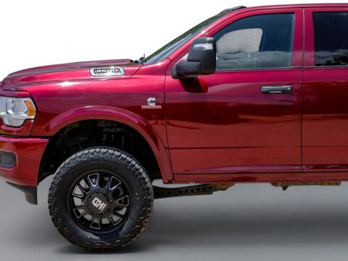 Used 2024 RAM 3500 Tradesman w/ Chrome Appearance Group AWD/4WD image 11