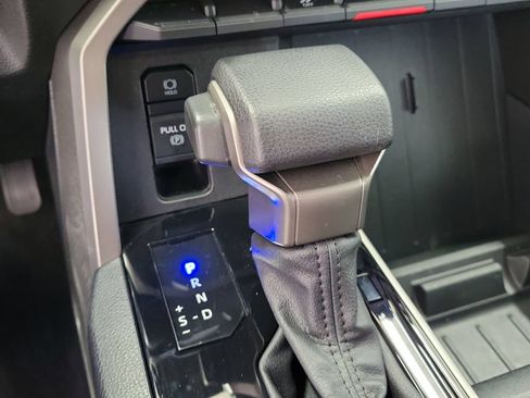 Used 2022 Toyota Tundra SR5 w/ SR5 Convenience Package RWD image 27