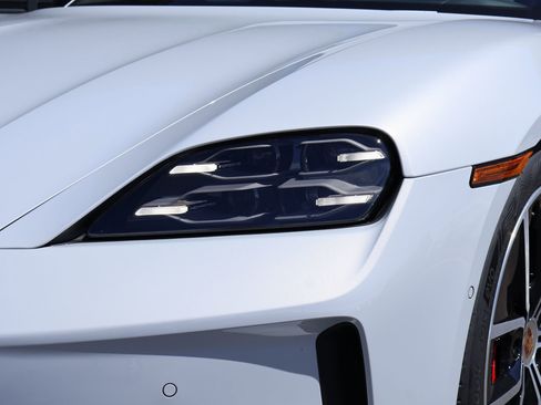 New 2026 Porsche Taycan 4S AWD/4WD image 11