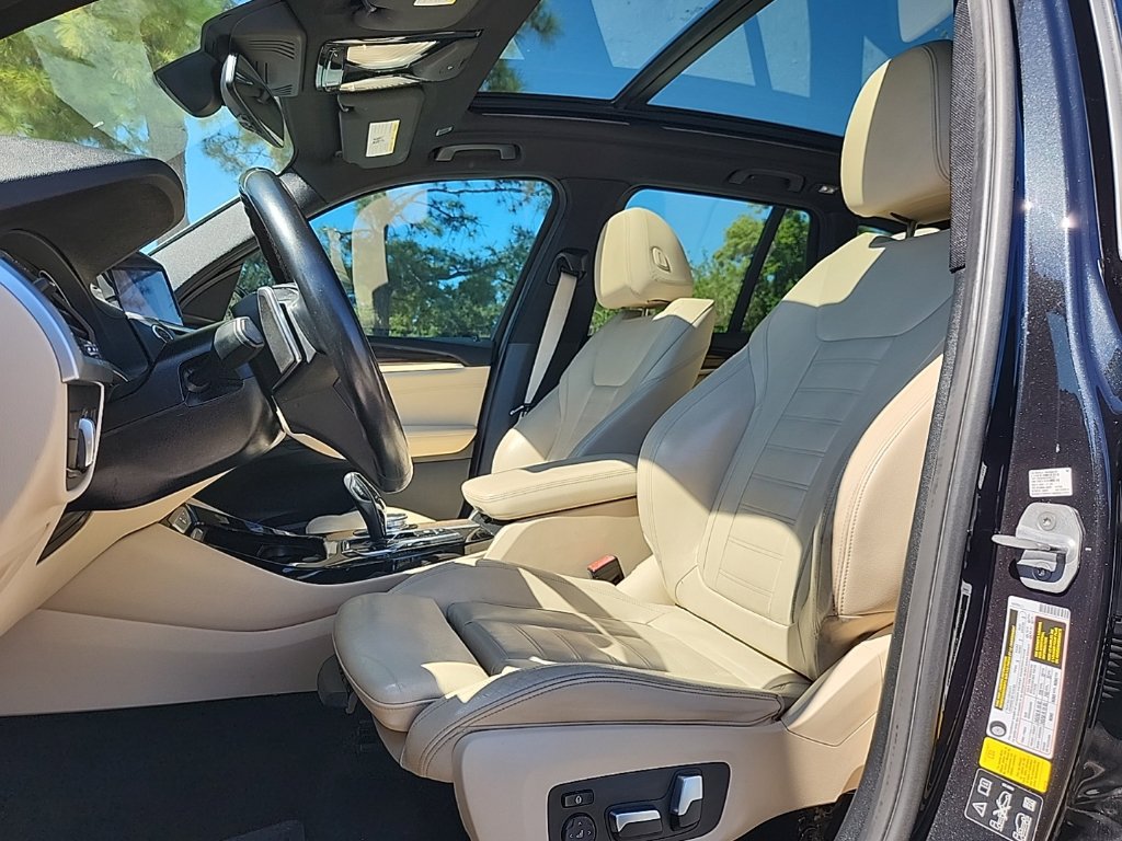 Used 2019 BMW X3 xDrive30i w/ Premium Package AWD/4WD image 2
