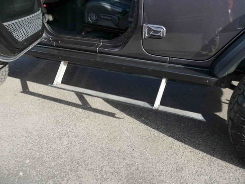 Used 2023 Jeep Wrangler Unlimited Rubicon 4xe w/ Cold Weather Group image 13