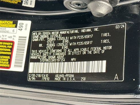 Certified 2024 Toyota Sienna XLE image 25