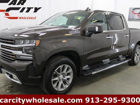 Used 2019 Chevrolet Silverado 1500 High Country w/ Safety Package II AWD/4WD image 1