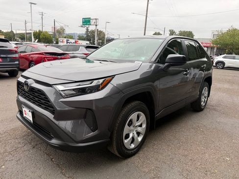 Certified 2024 Toyota RAV4 LE AWD/4WD image 4