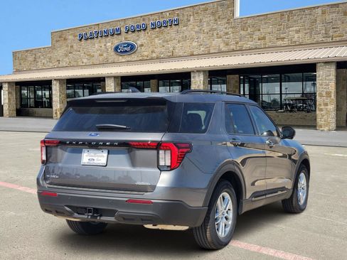 New 2026 Ford Explorer Active RWD image 5