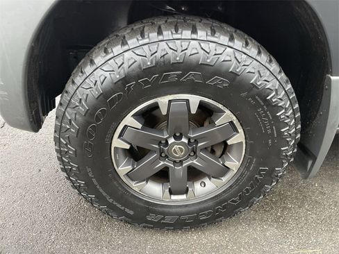 Used 2015 Nissan Xterra PRO-4X w/ Pro-4x Leather Package image 2