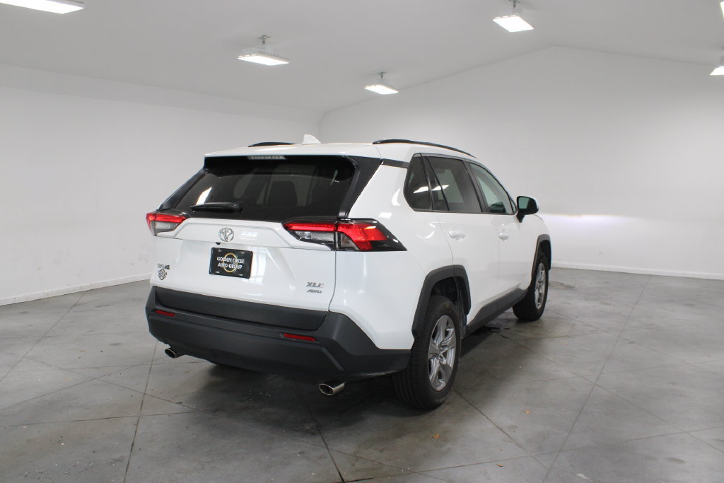 Used 2025 Toyota RAV4 XLE AWD/4WD image 9