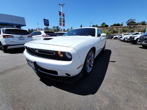 Used 2021 Dodge Challenger R/T RWD image 4