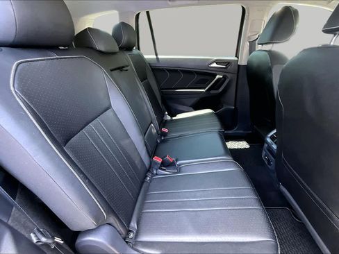 Used 2023 Volkswagen Tiguan SE FWD image 20