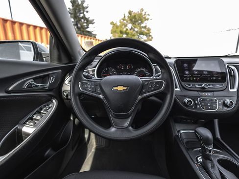 Used 2024 Chevrolet Malibu LT FWD image 24