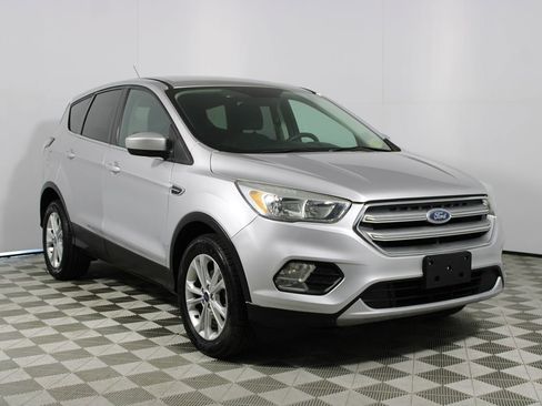 Used 2017 Ford Escape SE FWD image 22