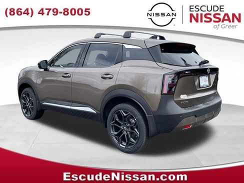 New 2026 Nissan Kicks SR w/ Cold Weather Package FWD image 5