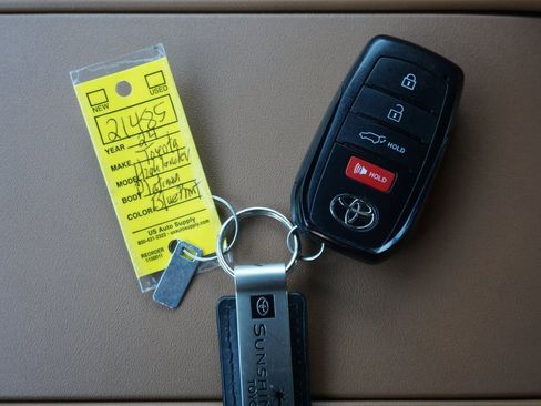 Used 2024 Toyota Highlander Platinum image 37