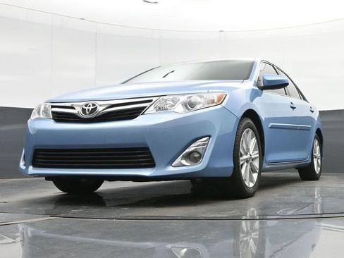Used 2013 Toyota Camry XLE w/ Leather Pkg FWD image 9