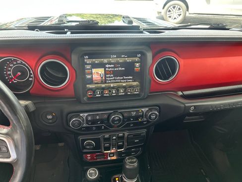 Used 2019 Jeep Wrangler Unlimited Rubicon AWD/4WD image 22