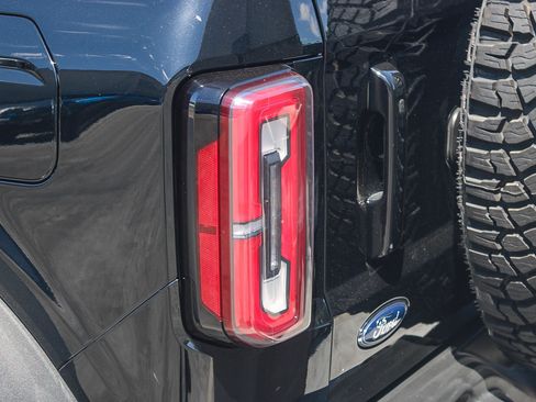 Used 2024 Ford Bronco Outer Banks w/ Sasquatch Package AWD/4WD image 11