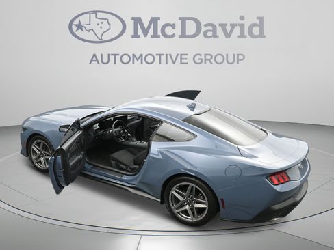 Used 2025 Ford Mustang Coupe RWD image 44