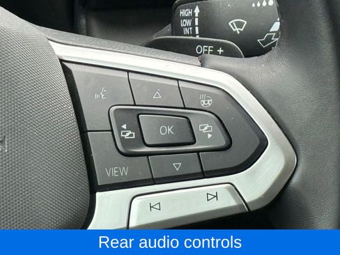 Used 2025 Volkswagen Atlas SEL Premium R-Line AWD/4WD image 33