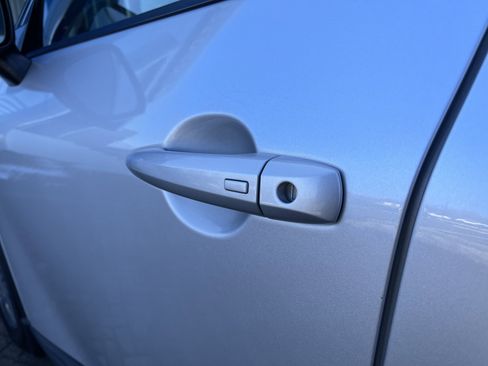 Used 2021 Nissan Rogue SV image 13