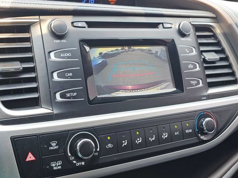 Used 2016 Toyota Highlander LE AWD/4WD image 31