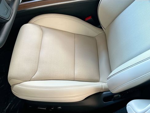 Used 2022 Tesla Model S image 19