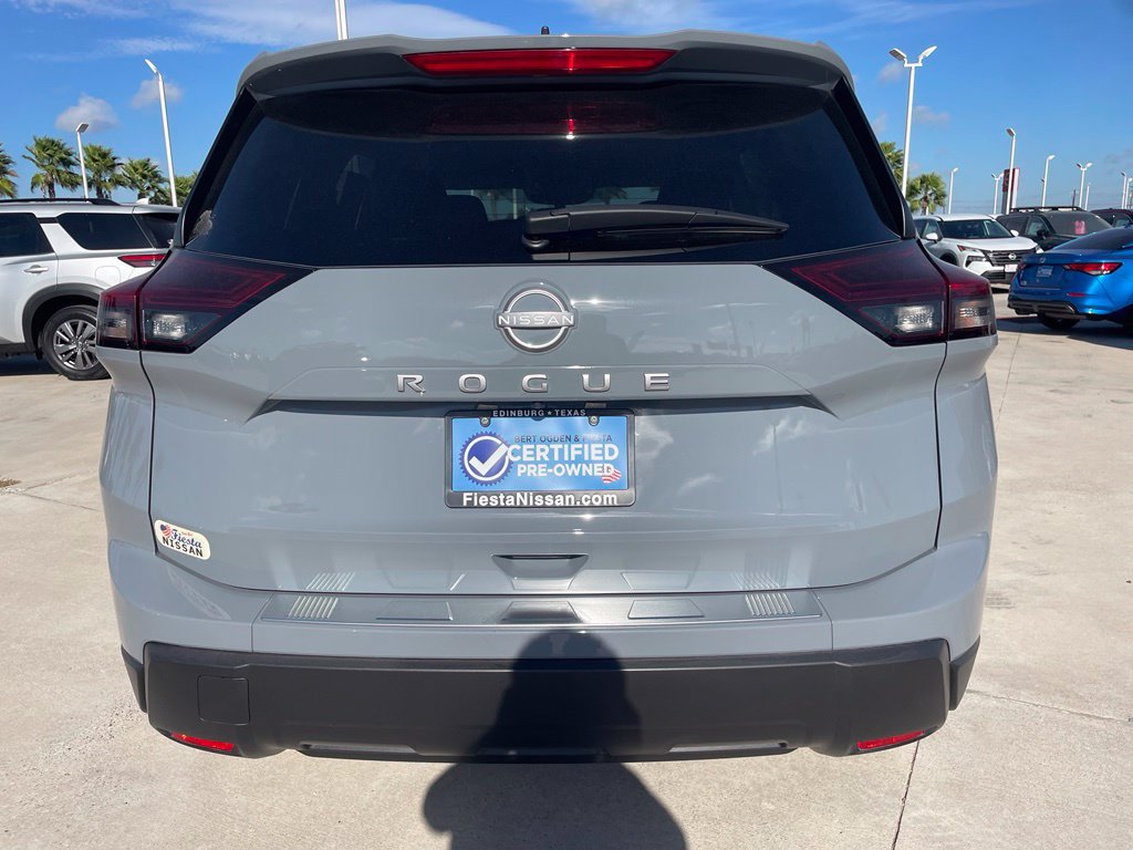 Certified 2026 Nissan Rogue SV FWD image 8