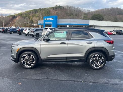 Used 2025 Chevrolet TrailBlazer RS w/ Convenience Package image 2