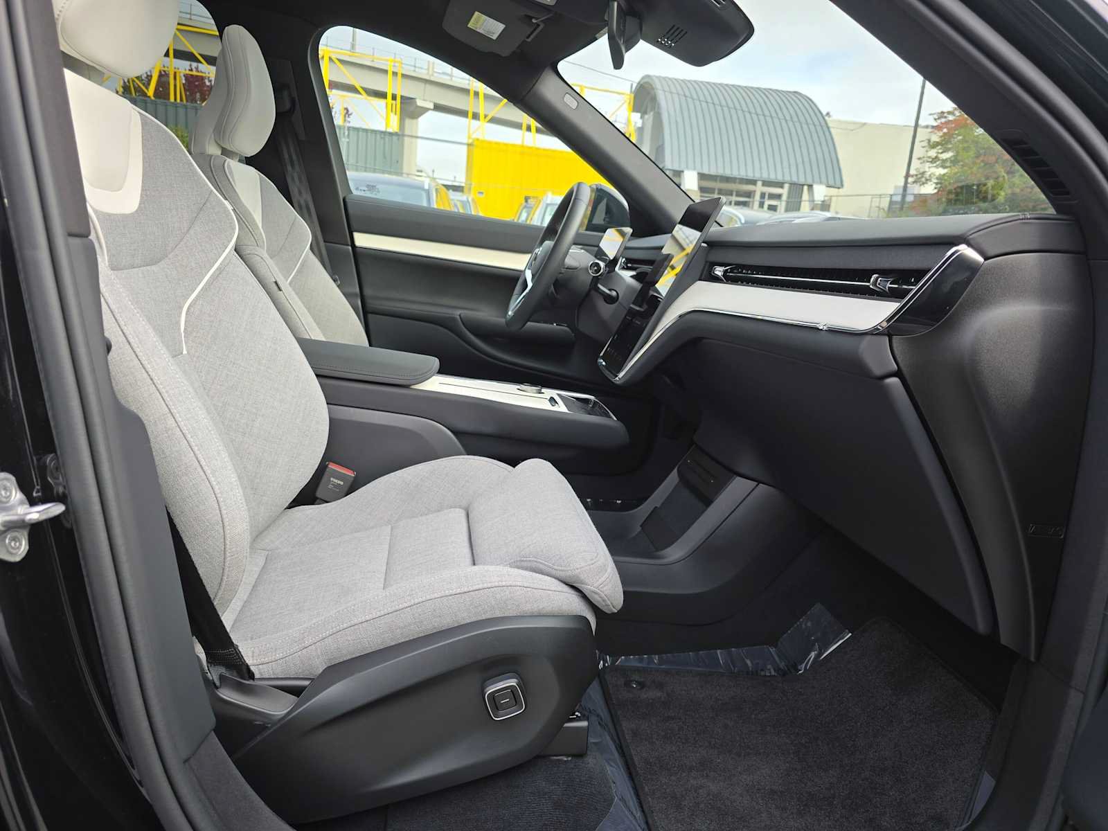 Certified 2025 Volvo EX90 Ultra AWD/4WD image 11