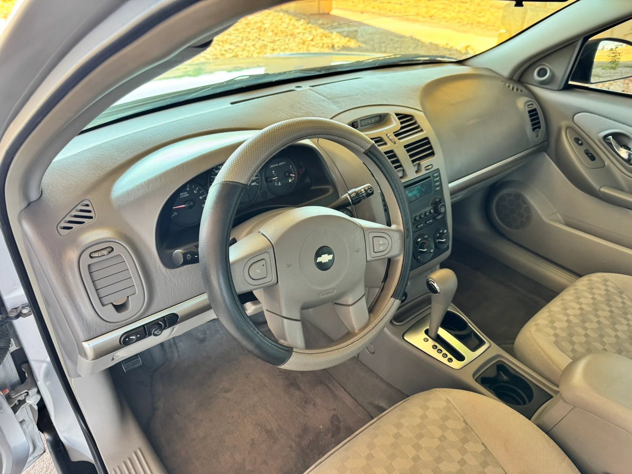 Used 2005 Chevrolet Malibu LS FWD image 10