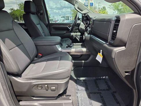 Certified 2025 Chevrolet Silverado 3500 LTZ w/ LTZ Convenience Package image 17