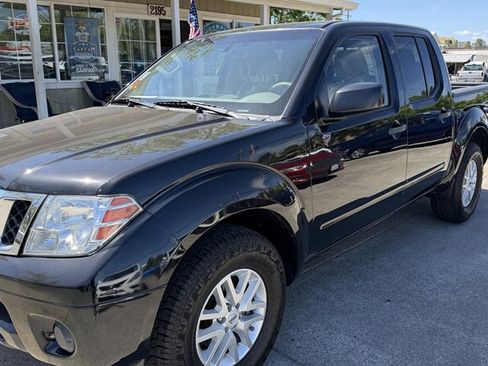 Used 2019 Nissan Frontier SV RWD image 1