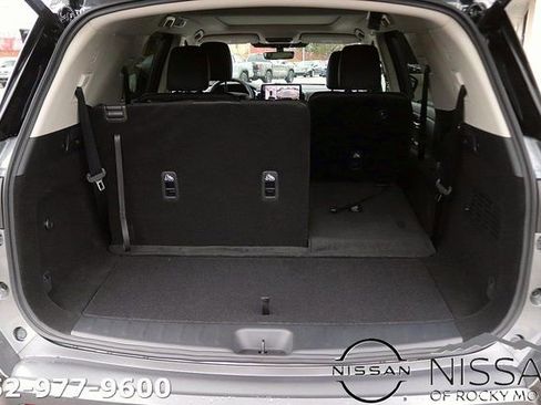 New 2026 Nissan Pathfinder SL w/ SL Premium Package AWD/4WD image 16