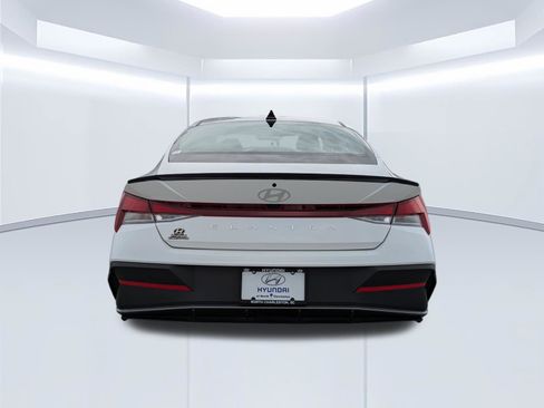 Certified 2025 Hyundai Elantra Sport image 5