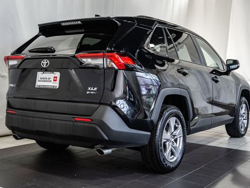 Used 2025 Toyota RAV4 XLE image 4