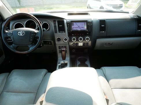 Used 2012 Toyota Sequoia Platinum AWD/4WD image 10