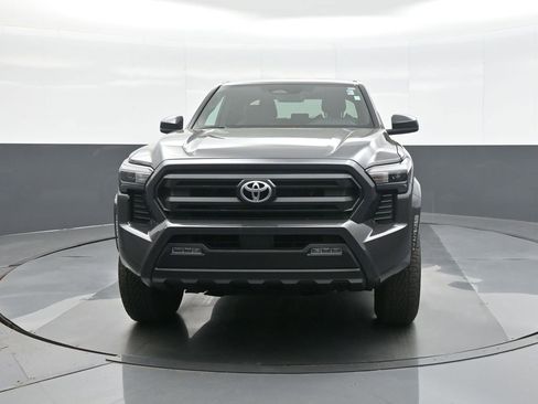 Certified 2025 Toyota Tacoma SR5 image 3