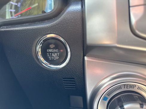 Used 2015 Toyota 4Runner Limited image 16