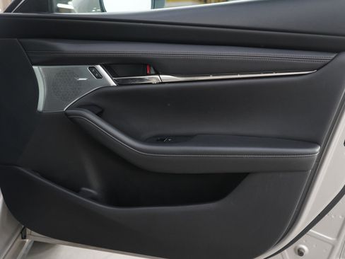 Used 2022 MAZDA MAZDA3 s image 9