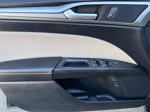 Used 2018 Ford Fusion S image 18