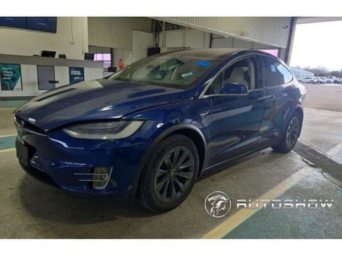Used 2018 Tesla Model X P100D image 1