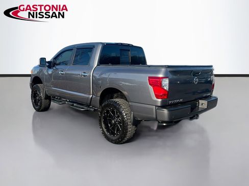 Used 2021 Nissan Titan SV w/ SV Convenience Package image 6