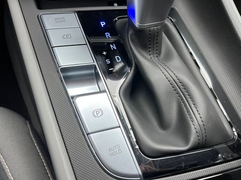 Used 2025 Hyundai Elantra SEL image 21