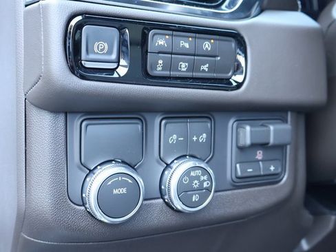 New 2026 GMC Yukon XL Elevation w/ Elevation Premium Package image 24