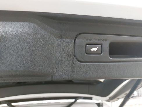 Used 2023 Honda Pilot Touring image 14