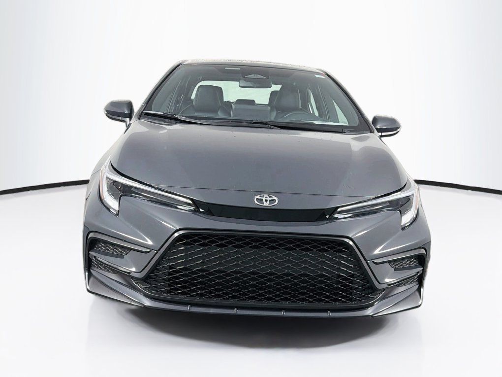 Used 2025 Toyota Corolla XSE FWD image 2