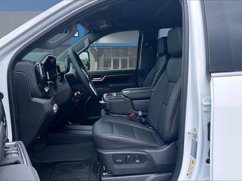 New 2026 GMC Sierra 2500 SLT AWD/4WD image 25